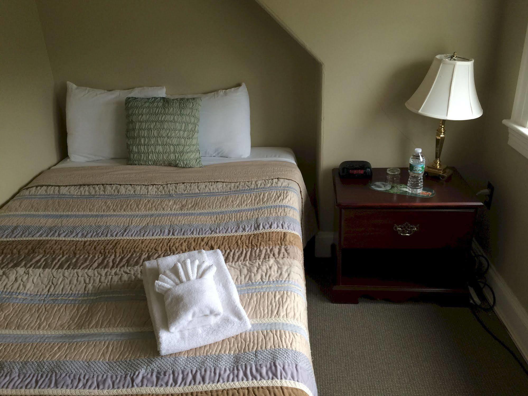 Castle Manor Inn Gloucester Eksteriør bilde